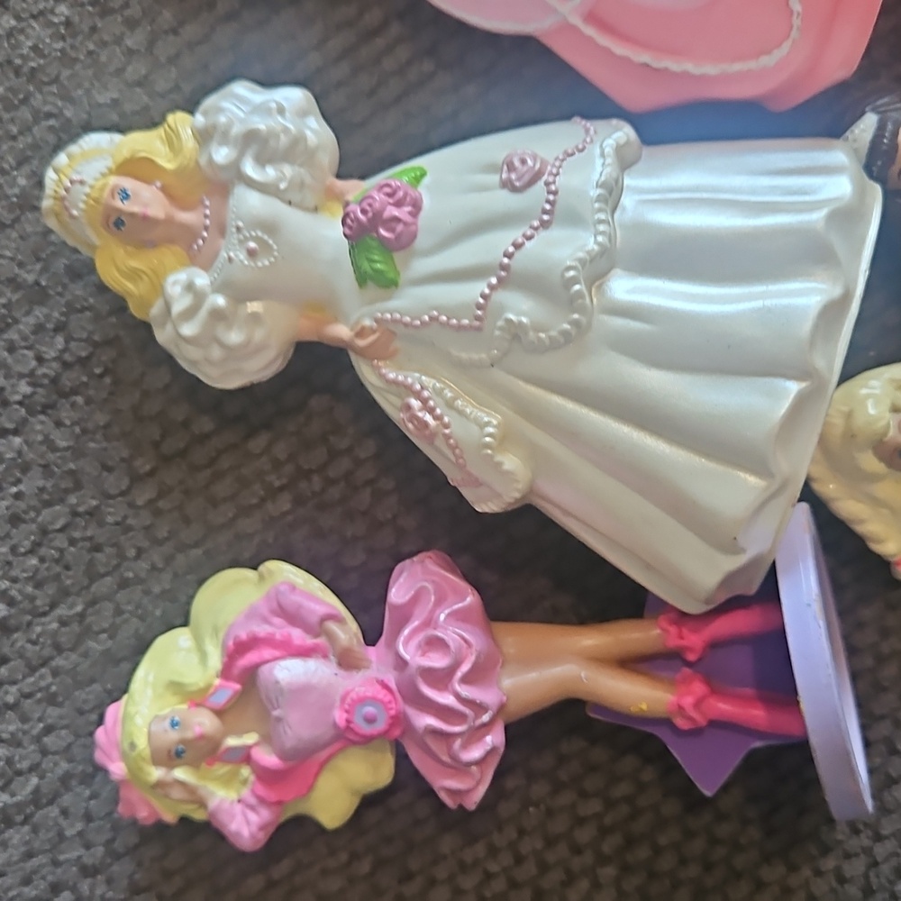 Barbie Figurine Collection - McDonalds Happy Meal - Picture 2 of 5